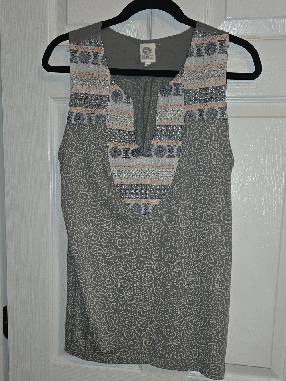 Sleeveless Grey Patterned V-Neck Camisole with Embroidered Contrast Yoke‎